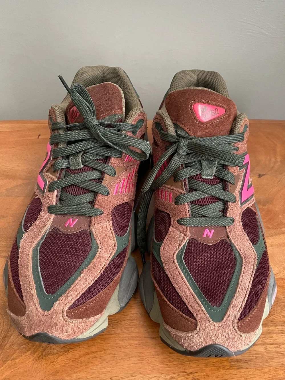 New Balance 9060 Burgundy Pink Sneakers Men’s Size 9 Suede Mesh Chunky Dad Shoes